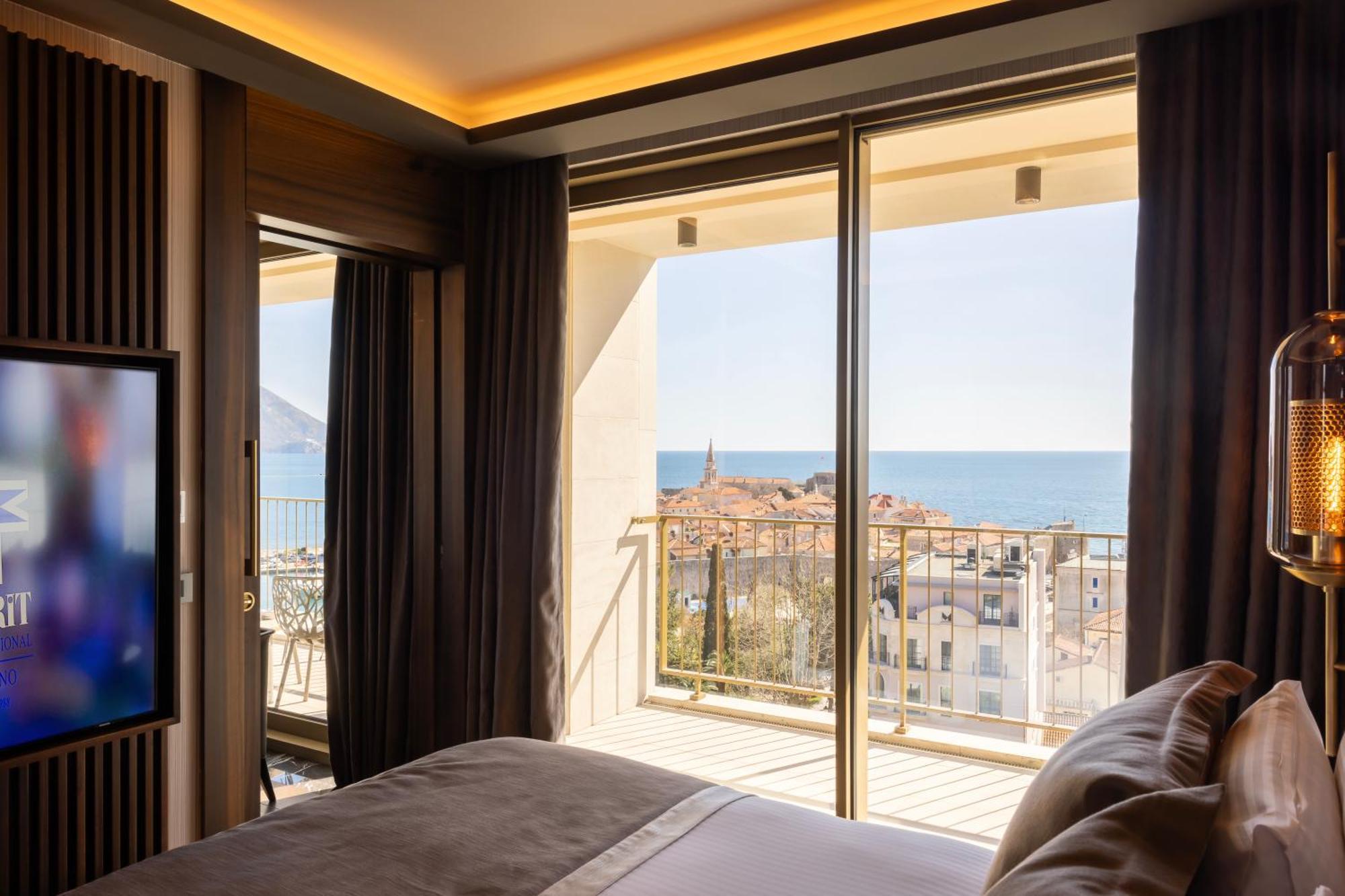 Merit Starlit Hotel & Residences 布德瓦 外观 照片